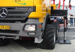 Mercedes-Benz Actros 4146 MP2 M 8x8 Pritsche mit Ladekran 2003-2004