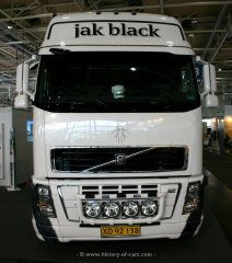 Volvo FH16 6x2/4 Sattelzugmaschine "Jak Black" 2008