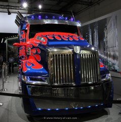 Western Star 4900X 6x4 Sattelzugmaschine "Optimus Prime" (Transformers) 2014